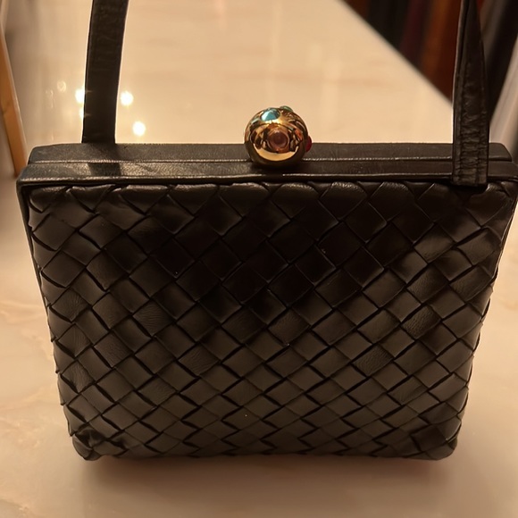 Bottega Venetta, Small black woman bag with a gold top and stones on it - Picture 2 of 7